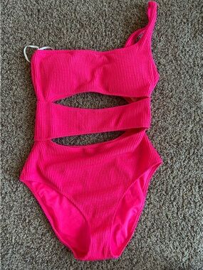 NWT aerie Neon Pink One-Shoulder Cutout Swimsuit size Med.